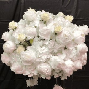 55CMROUNDWHITEROSES