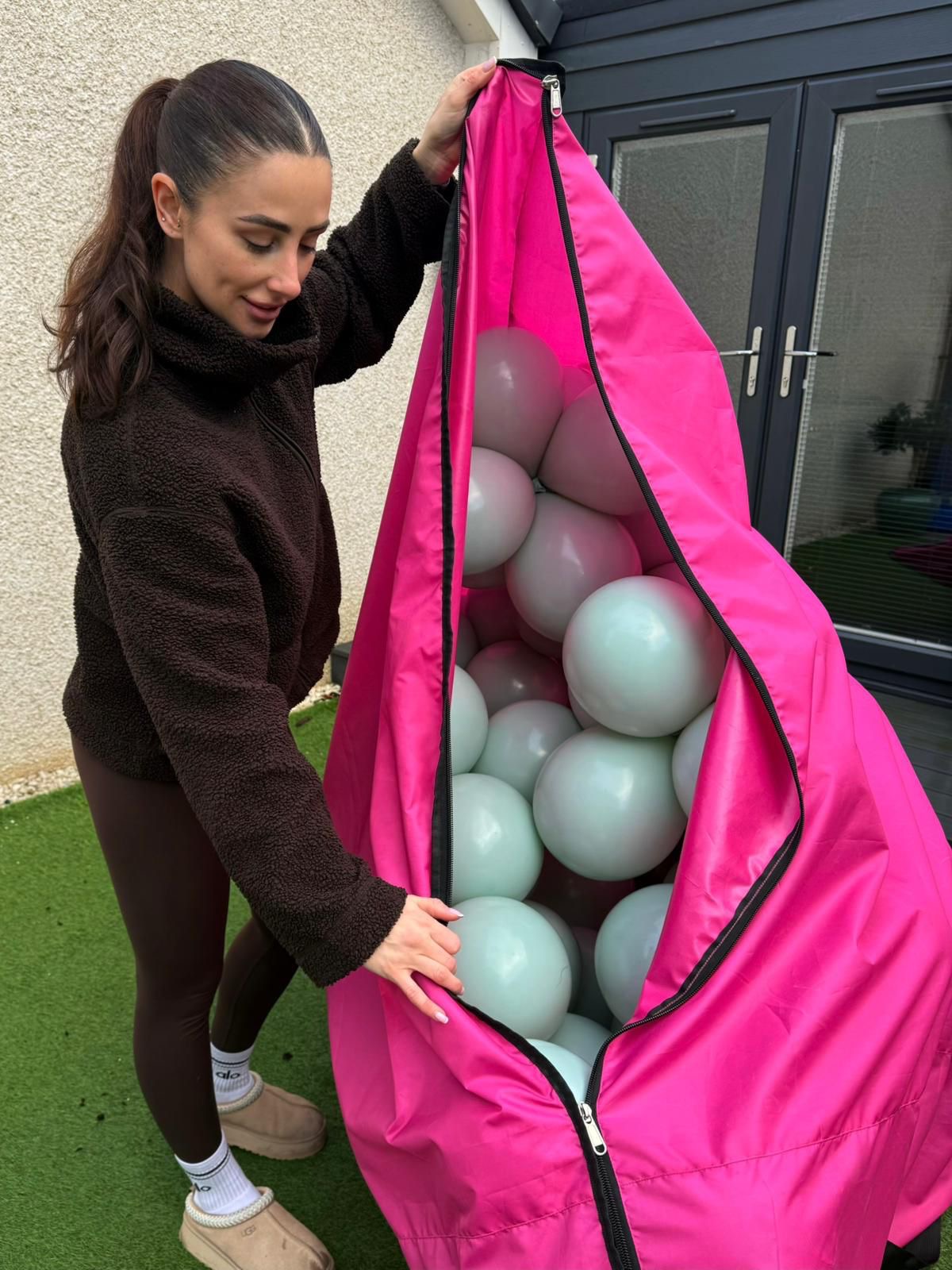 B4U Exclusive Heavy Duty 82x79 inch Waterproof Professional Balloon Transport Bag - Image 3