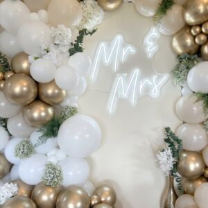 Mr & Mrs Neon Sign 65x60cm - Cool White